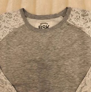 Sudadera Bershka gris con encaje