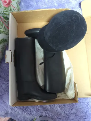 Botas y casco equitación niño