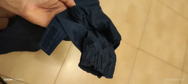 Pantaloncini da neve per bambini con bretelle