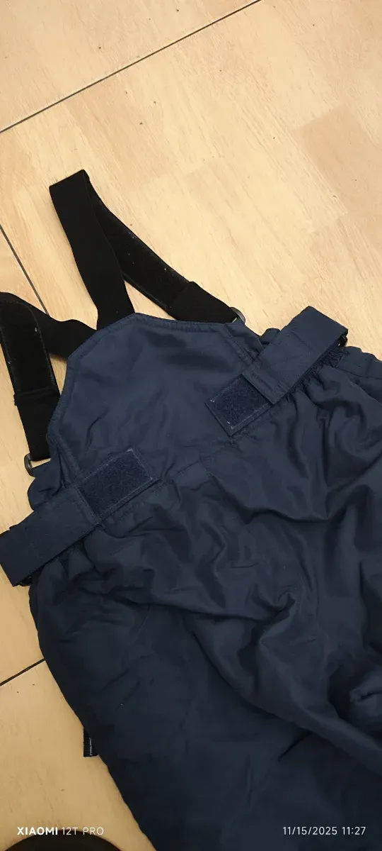 Pantaloncini da neve per bambini con bretelle