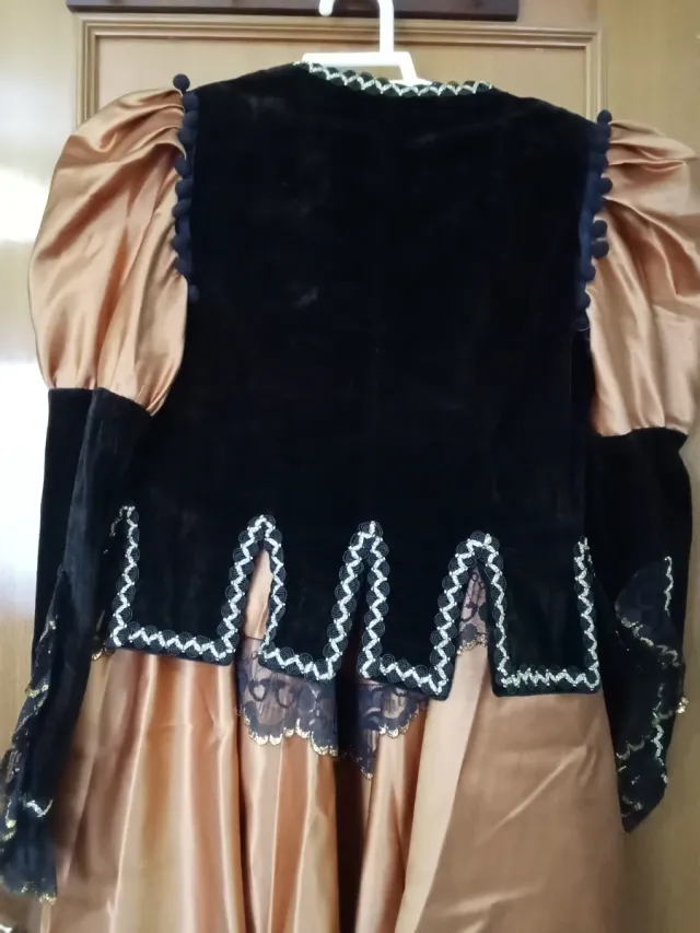 Vestido Golesca Marrón y Dorado