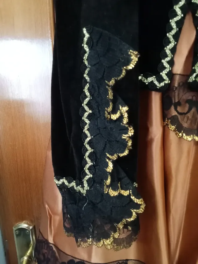 Vestido Golesca Marrón y Dorado