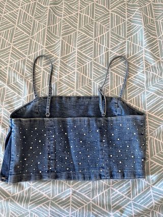 Top vaquero oscuro con lentejuelas