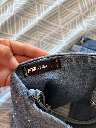 Top vaquero oscuro con lentejuelas