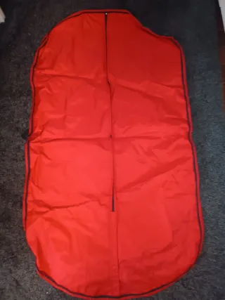 Funda guardapolvos Carolina Herrera impermeable