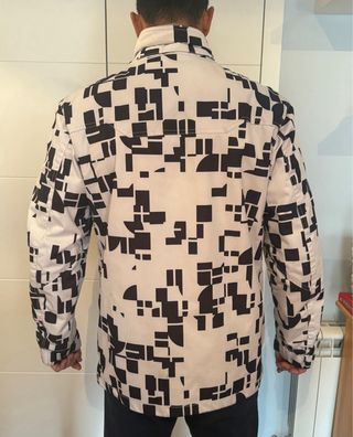 Chaqueta estampada blanco y negro
