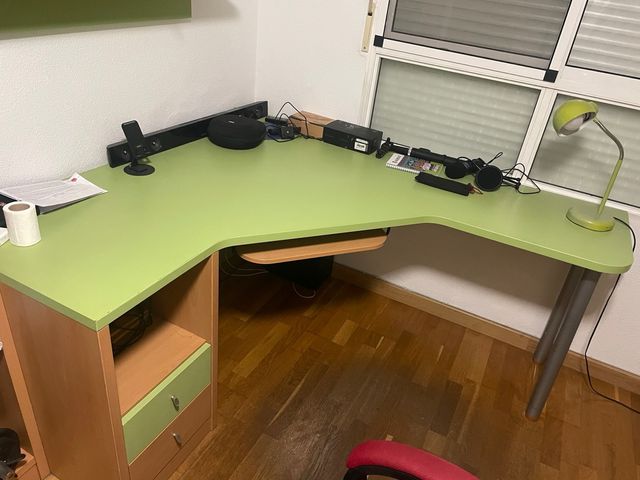 Escritorio esquina verde grande. solo el tablero