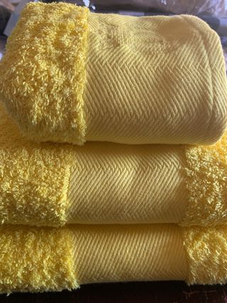 Conjunto de toalhas de banho amarelas