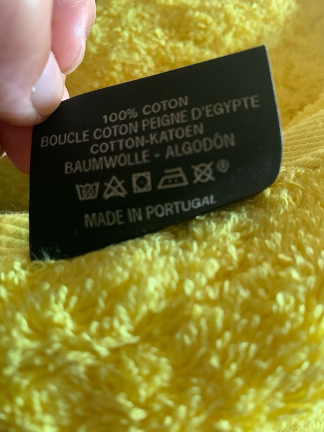 Conjunto de toalhas de banho amarelas