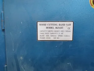 Sierra de cinta para cortar madera 550 W