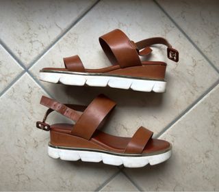 Italian double band biscuit/tan sandals