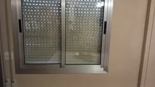 Puerta y ventanas aluminio buen estado