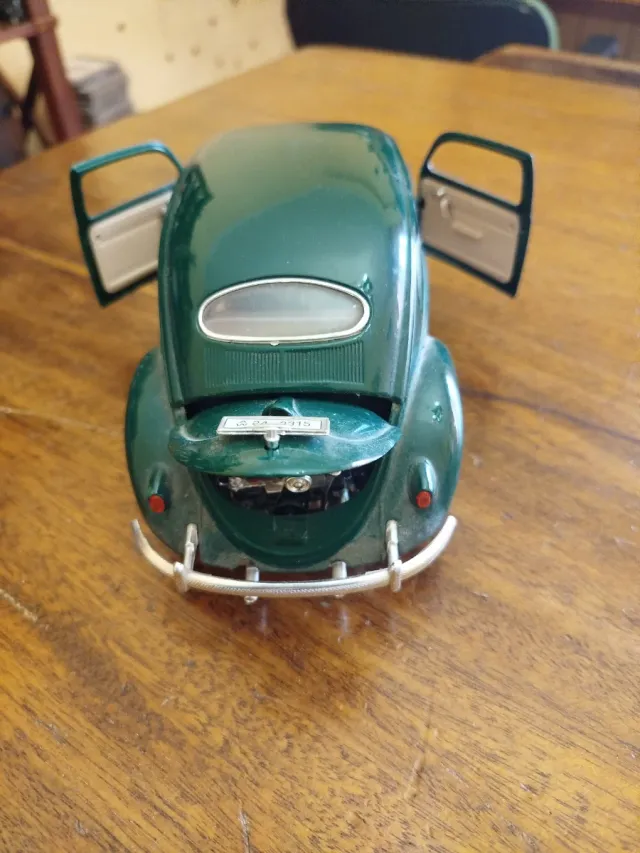 Modellino Burago VW Beetle 1955