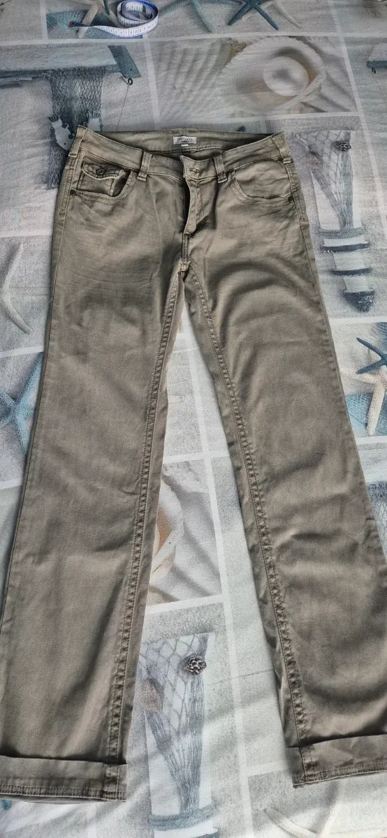 Pantalón Cortefiel beige nuevo