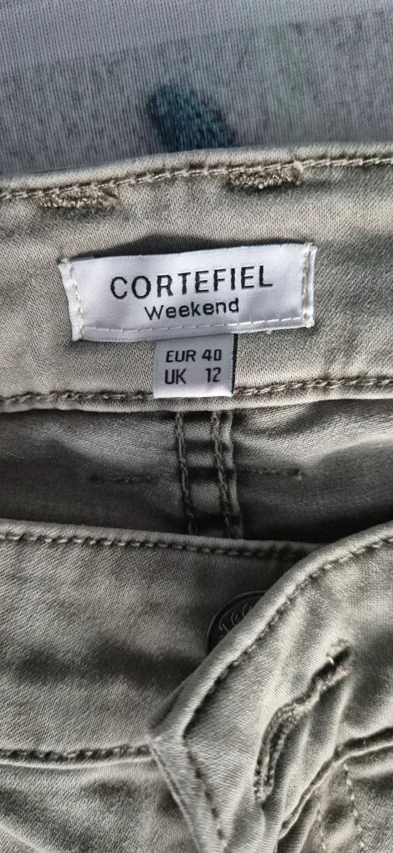 Pantalón Cortefiel beige nuevo