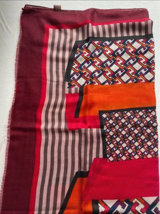 Pañuelo estampado burdeos