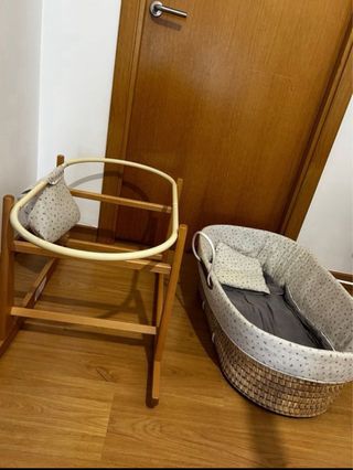 Moisés Cambrass mimbre y soporte