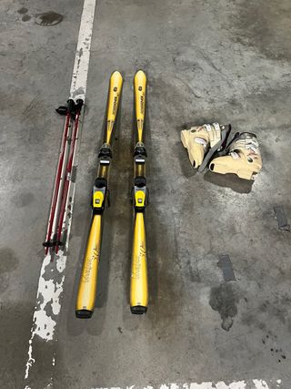 Esquís Rossignol 1,70m con Botas y Bastones