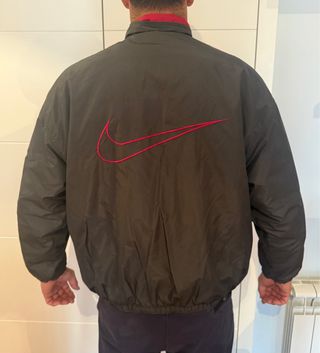 Chaqueta bomber Nike Negra y Roja