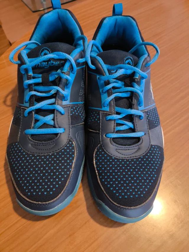 Zapatillas pádel J'hayber.