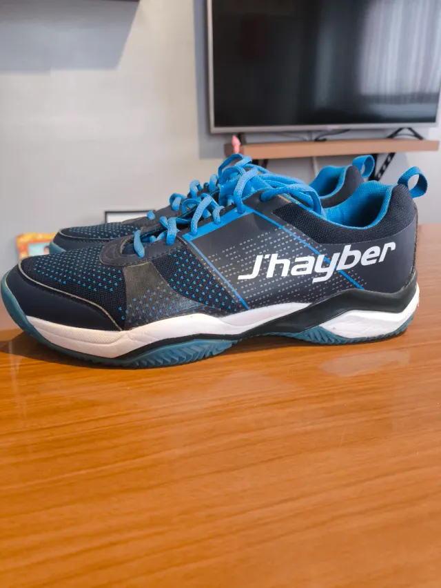 Zapatillas pádel J'hayber.