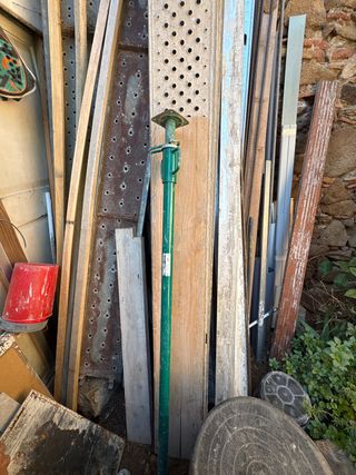 Puntal de obra metálico