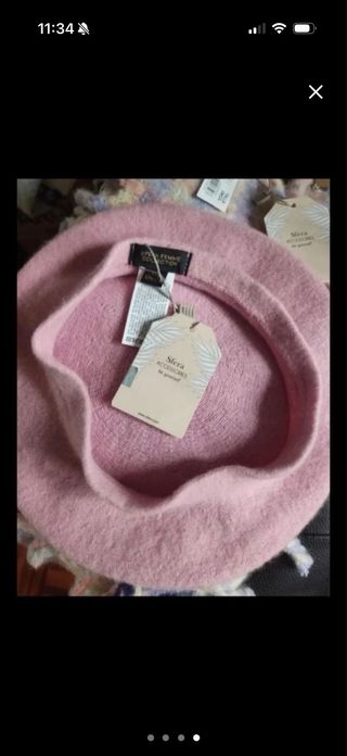 Bufanda y boina rosa y multicolor