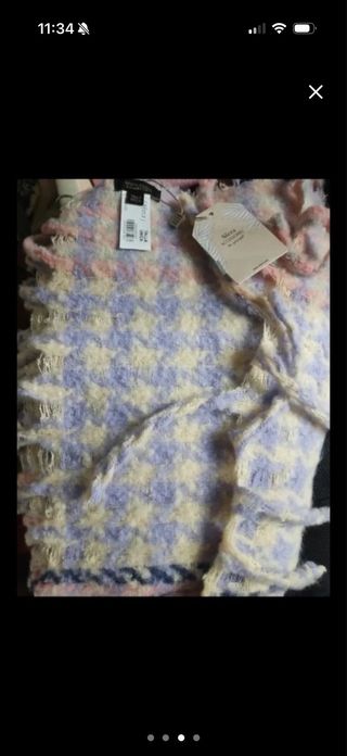 Bufanda y boina rosa y multicolor