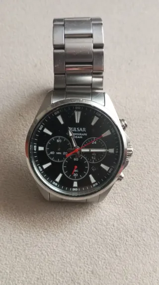 Reloj Pulsar Cronógrafo Negro y Plateado