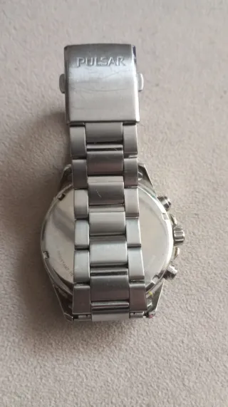 Reloj Pulsar Cronógrafo Negro y Plateado