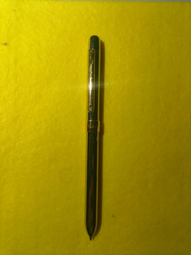 Bolígrafos Faber Castell y Milan