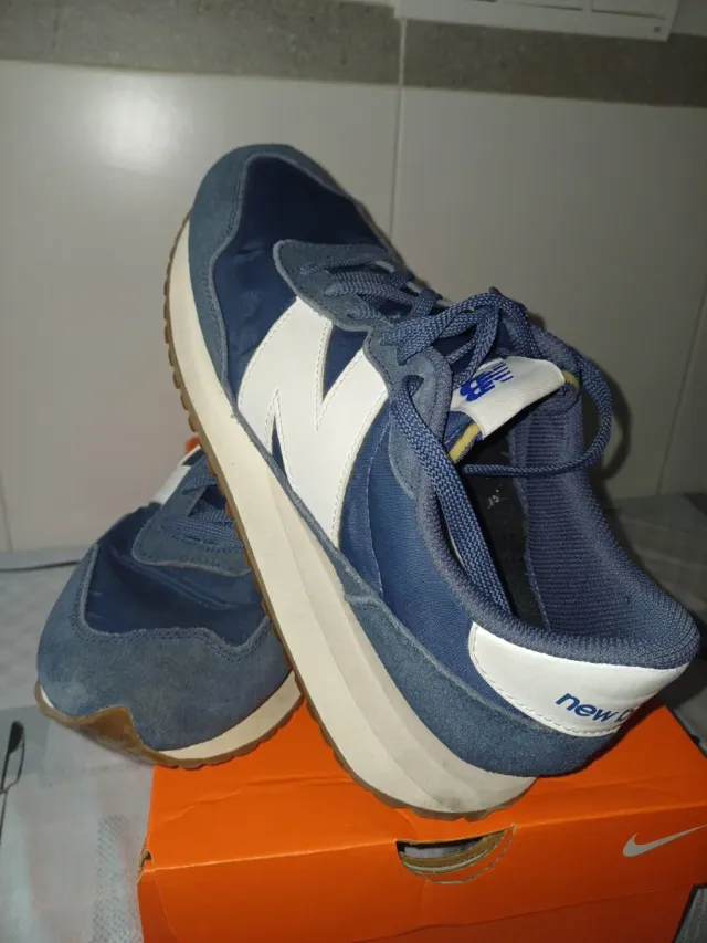 Zapatillas New Balance Azul y Blanco