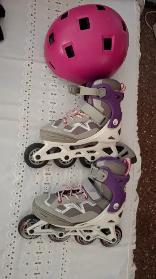 Patines en línea y casco rosa marca oxelo
