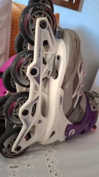 Patines en línea y casco rosa marca oxelo