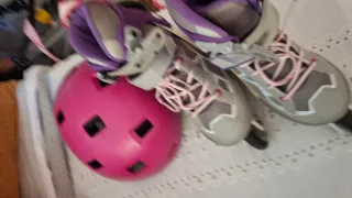 Patines en línea y casco rosa marca oxelo