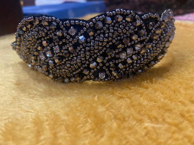 Diadema fiesta pedrería negra y plateada