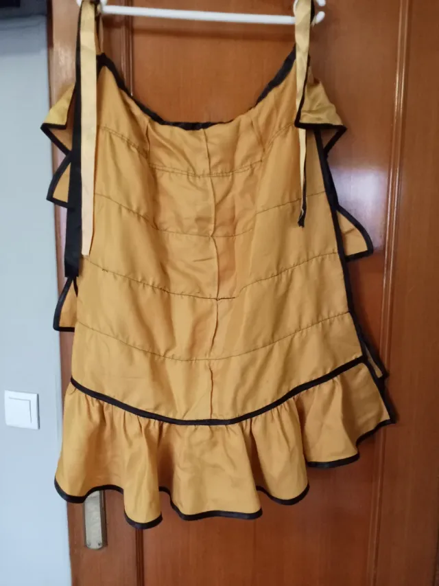 Body y delantal hecho a mano