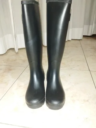 Stivali donna neri in gomma n. 37