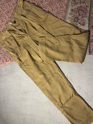 Pantalón Mango beige tostado con cinturón