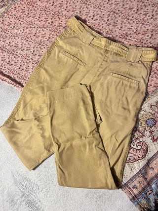 Pantalón Mango beige tostado con cinturón