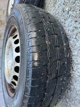 4 ruedas y neumáticos de invierno