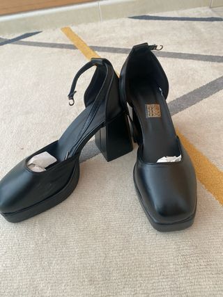 Zapatos de fiesta negros con plataforma