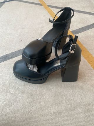 Zapatos de fiesta negros con plataforma