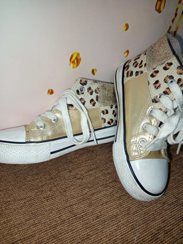 Zapatillas niña leopardo doradas talla 28