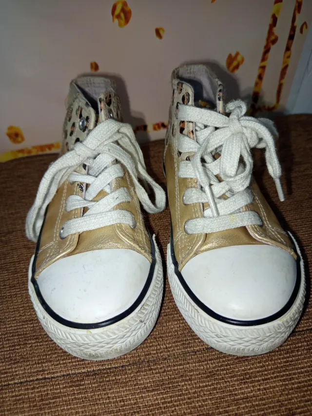 Zapatillas niña leopardo doradas talla 28