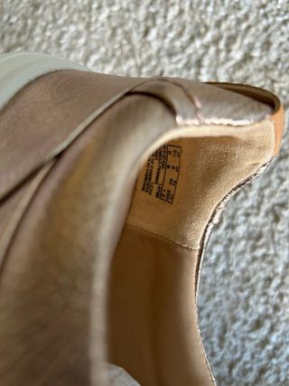 Zapatos Clarks Artisan Dorados Mujer