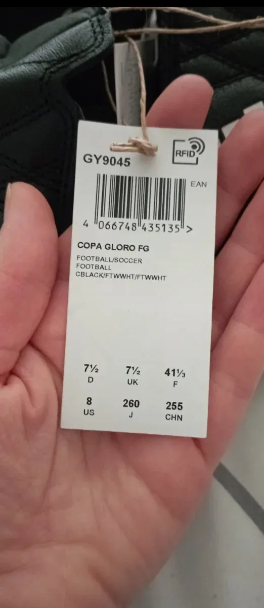 Botas de fútbol Adidas negras