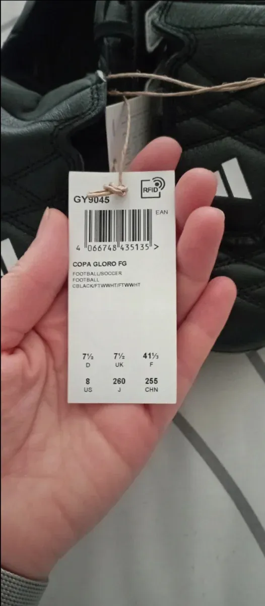 Botas de fútbol Adidas negras