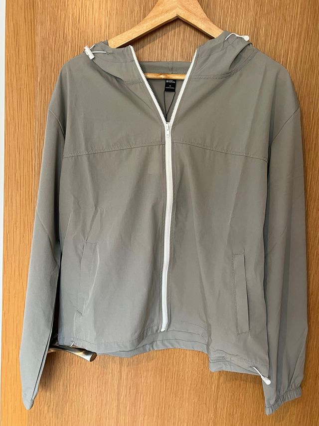 Chaqueta con capucha gris In My Nature S y M