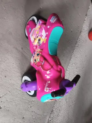 Moto infantil Shimmer & Shine rosa